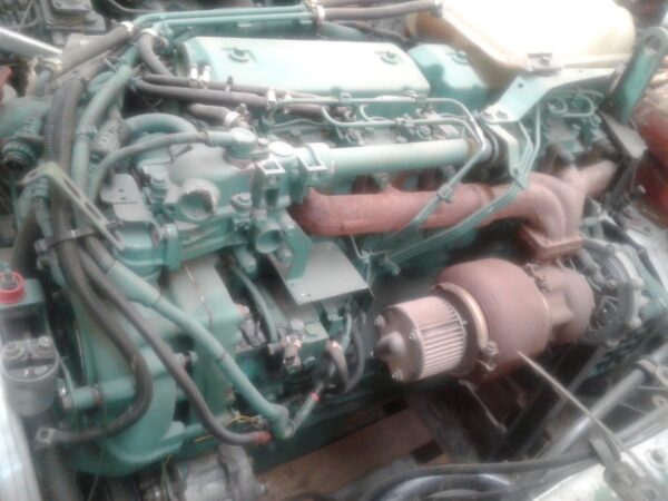 MOTORE VOLVO FL 6  D6B 220